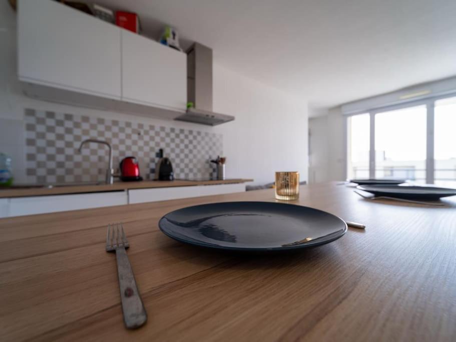 Appartement Tout Equipe Climatise Terrasse Hopital De La Timone Marseille Luaran gambar