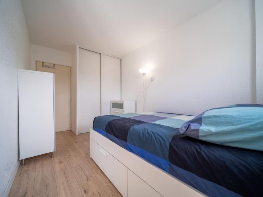 Appartement Tout Equipe Climatise Terrasse Hopital De La Timone Marseille Luaran gambar